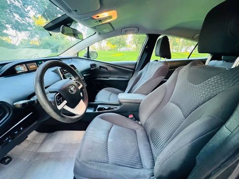 Used 2018 Toyota Prius Two image 19