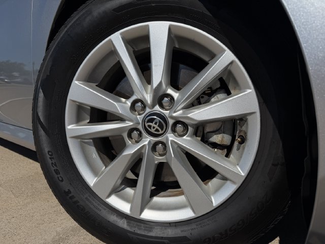 Used 2025 Toyota Camry LE FWD image 9