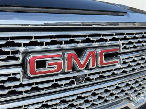 Used 2019 GMC Sierra 1500 Denali w/ Denali Ultimate Package AWD/4WD image 32