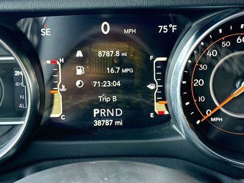 Used 2022 Jeep Wrangler Unlimited Sahara w/ LED Lighting Group image 13