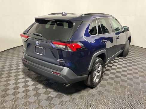 Used 2022 Toyota RAV4 XLE AWD/4WD image 17