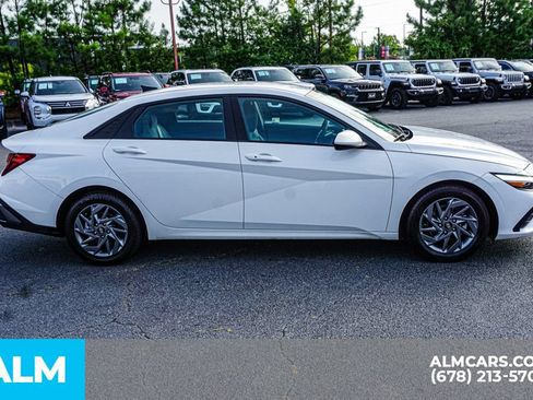 Used 2024 Hyundai Elantra SEL FWD image 8