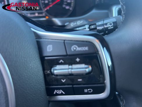 Used 2022 Kia Sorento S image 49