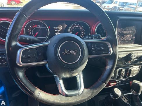 Used 2022 Jeep Wrangler Unlimited Rubicon w/ LED Lighting Group AWD/4WD image 8