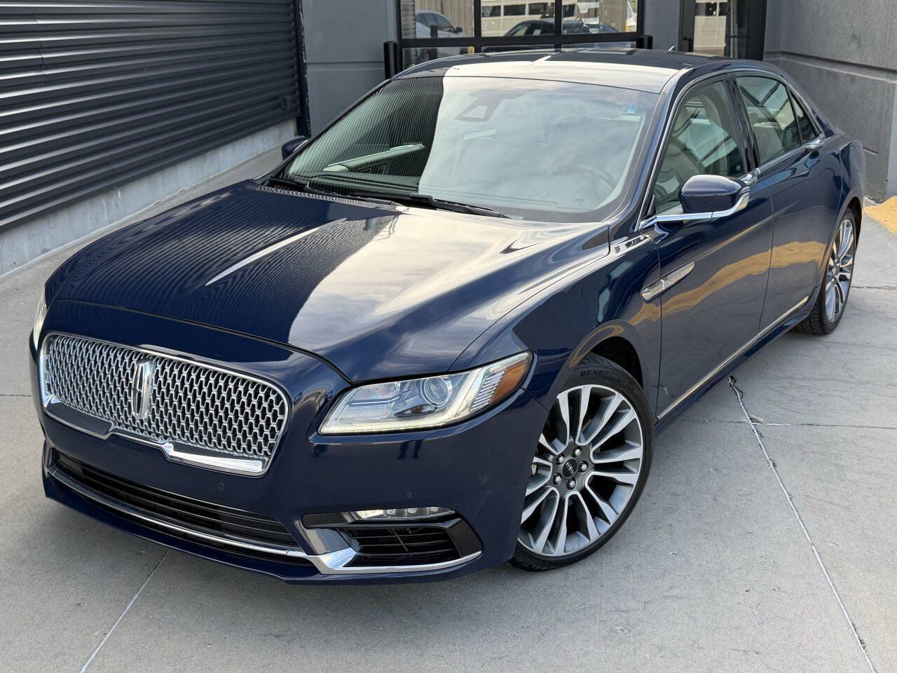 Used 2018 Lincoln Continental Reserve w/ Continental Climate Package AWD/4WD image 2