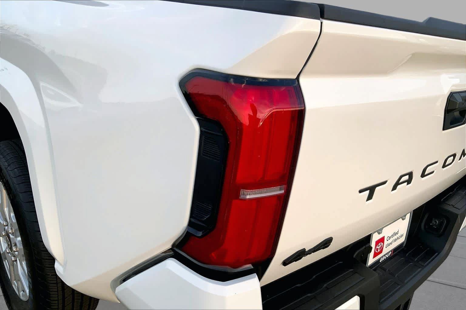Certified 2026 Toyota Tacoma SR5 AWD/4WD image 28