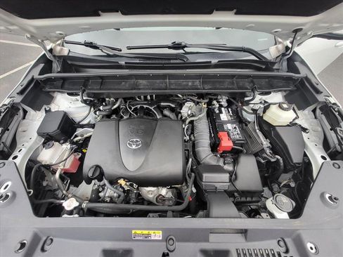 Used 2022 Toyota Highlander Limited image 10
