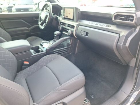 Used 2026 Toyota Tacoma SR AWD/4WD image 31