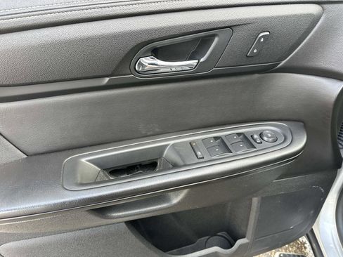 Certified 2017 Chevrolet Traverse LT w/ LPO, 'HIT The Road' Package image 17
