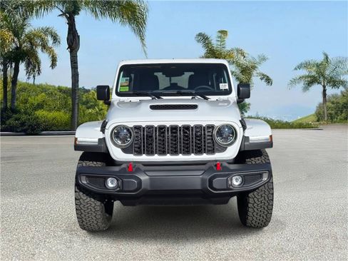 Used 2026 Jeep Wrangler Unlimited Rubicon image 3