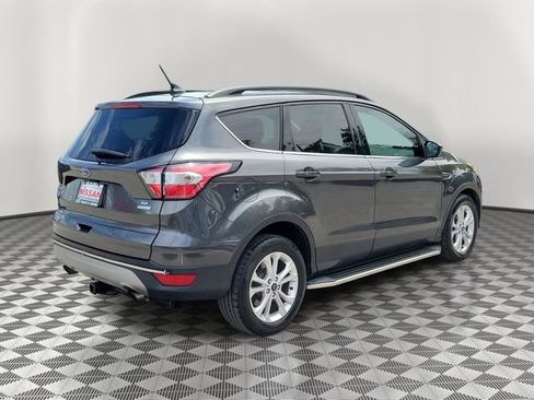 Used 2018 Ford Escape SE w/ SE Sync 3 Package FWD image 2