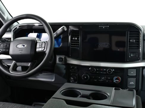 New 2026 Ford F350 XLT w/ XLT Premium Package AWD/4WD image 8
