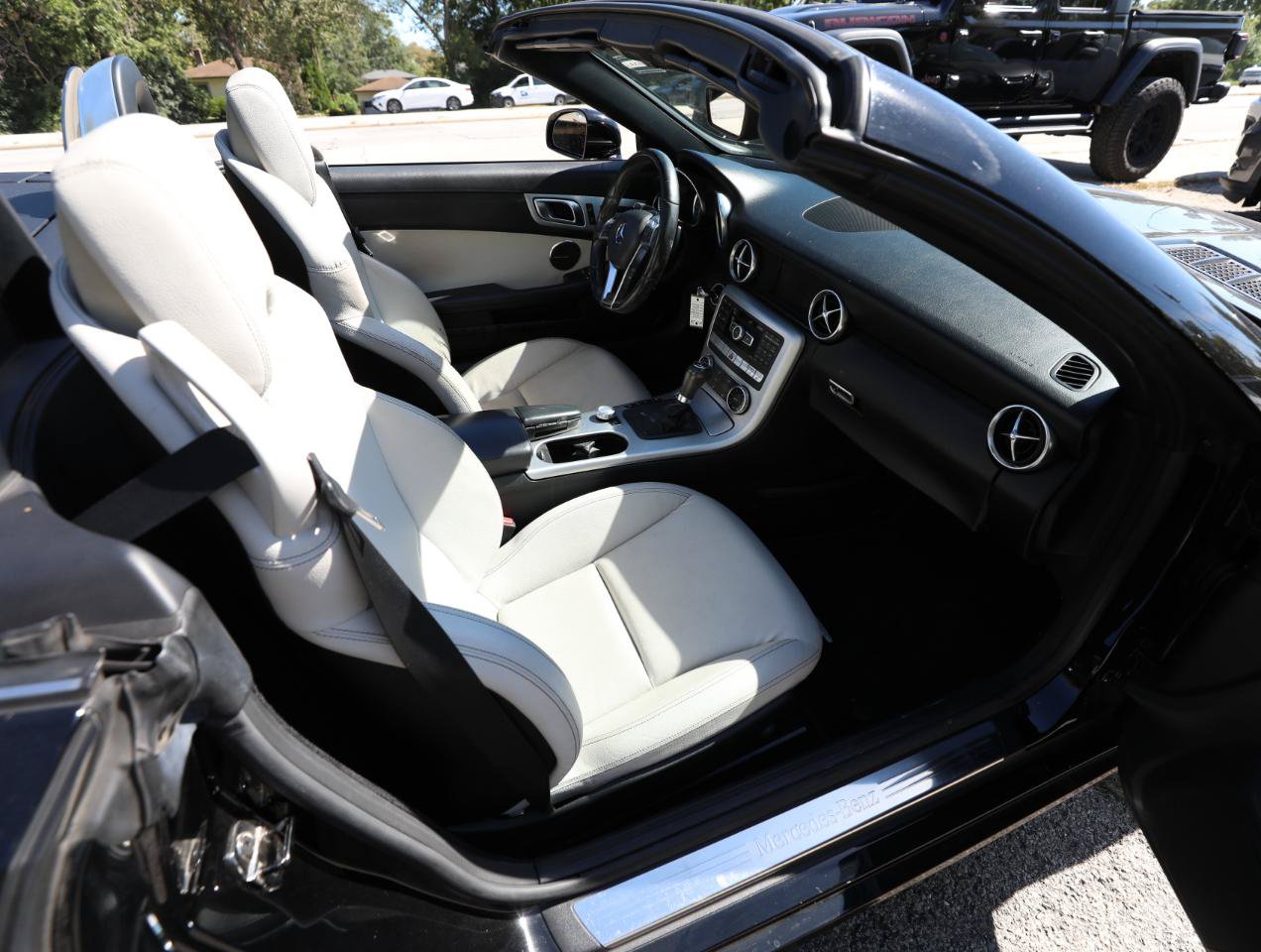 Used 2013 Mercedes-Benz SLK 250 image 15