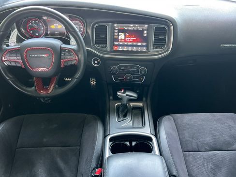Used 2018 Dodge Charger R/T Scat Pack w/ Dynamics Package RWD image 12