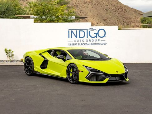 Used 2025 Lamborghini Revuelto image 4