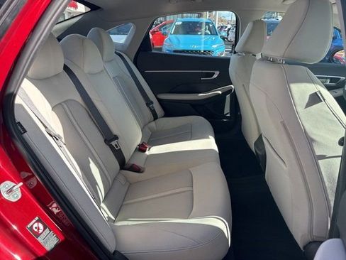 Used 2023 Hyundai Sonata SE w/ Cargo Package image 9