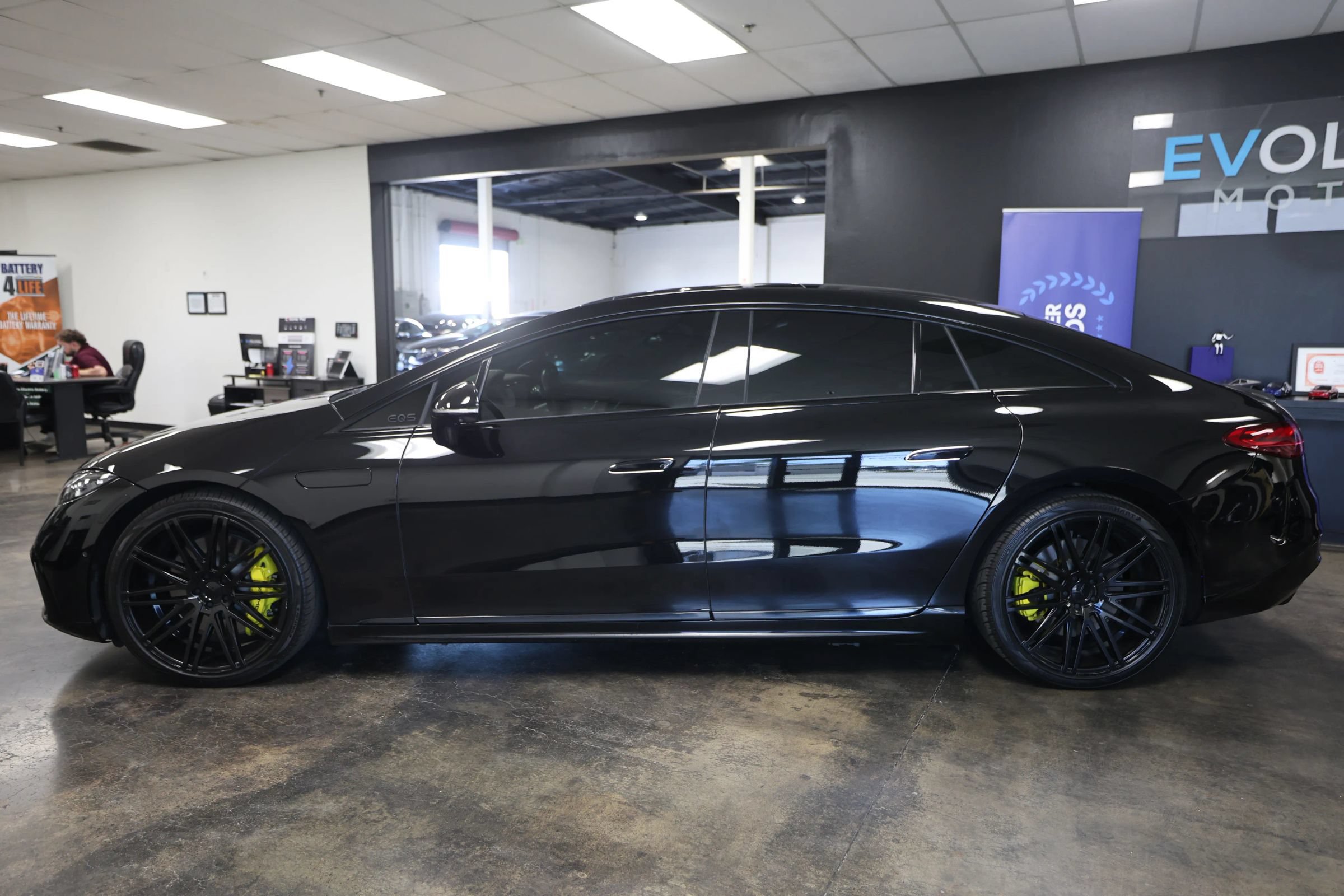 Used 2022 Mercedes-Benz EQS 580 4MATIC Sedan image 11