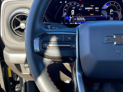 Used 2024 Chevrolet Colorado Z71 w/ Z71 Convenience Package 2 image 19