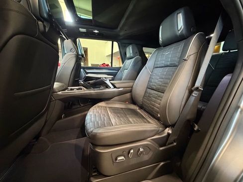 New 2026 Cadillac Escalade V image 25