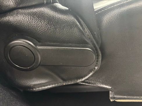 Used 2015 Jeep Wrangler Unlimited Rubicon image 17