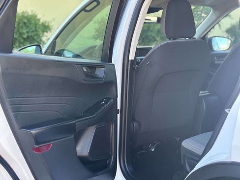 Used 2022 Ford Escape S image 15