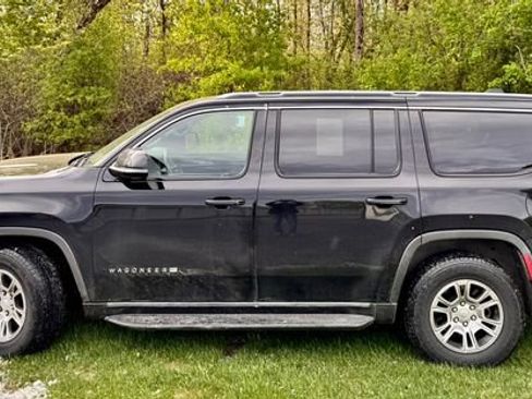 Used 2022 Jeep Wagoneer Series I AWD/4WD image 2