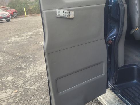 Used 2015 Chevrolet Express 3500 LT w/ LT Preferred Equipment Group image 26