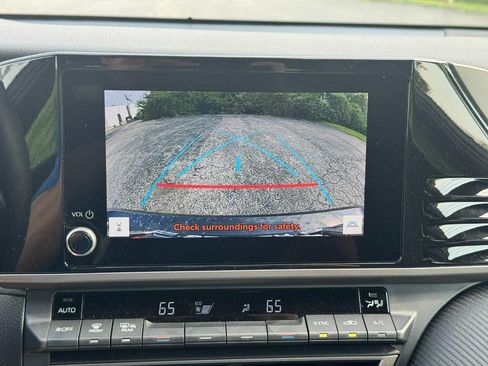 Used 2026 Toyota Camry SE FWD image 31
