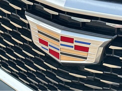 Certified 2024 Cadillac XT6 Luxury FWD image 38