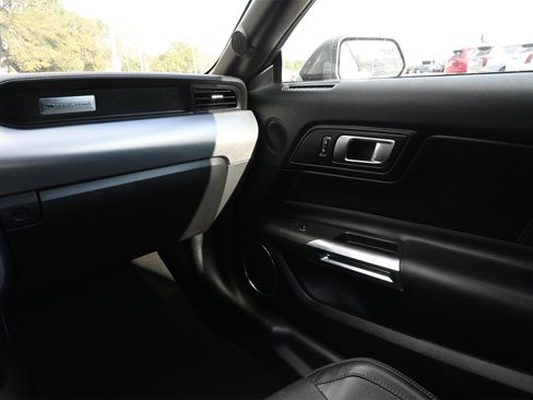 Used 2019 Ford Mustang Premium image 8