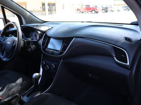 Used 2017 Chevrolet Trax LT AWD/4WD image 17