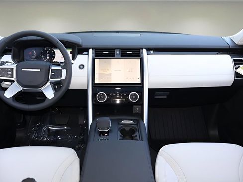 New 2026 Land Rover Discovery S image 14