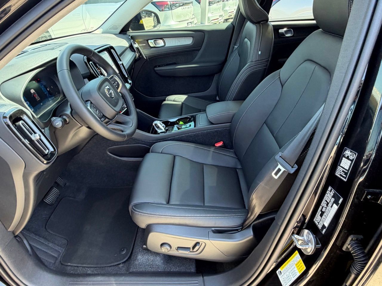 New 2026 Volvo XC40 B5 Plus w/ Climate Package AWD/4WD image 18