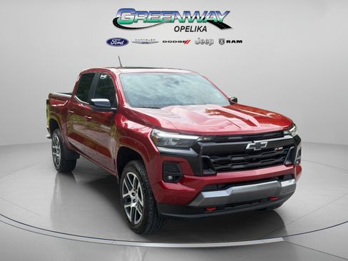 Used 2023 Chevrolet Colorado Z71 w/ Z71 Convenience Package 2 AWD/4WD image 2