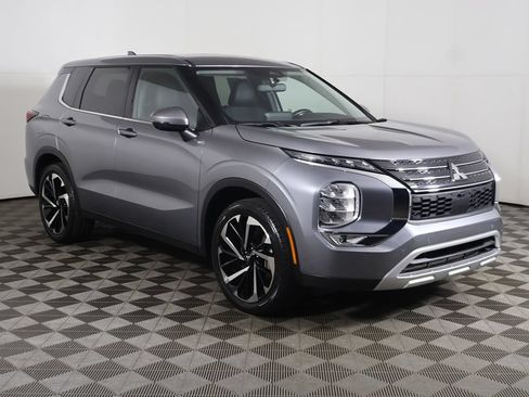 Used 2024 Mitsubishi Outlander SE Black Edition FWD image 55