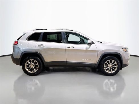 Used 2019 Jeep Cherokee Latitude Plus w/ Cold Weather Group image 6