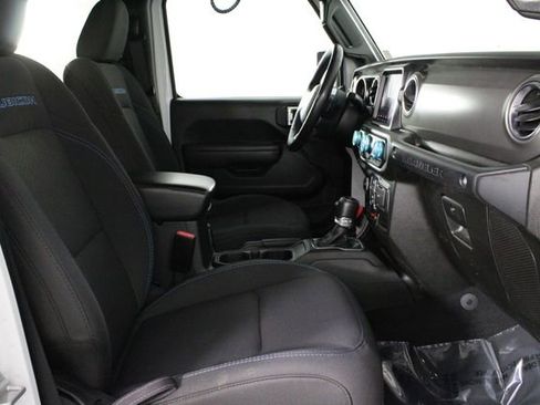 Used 2022 Jeep Wrangler Unlimited Rubicon 4xe image 16