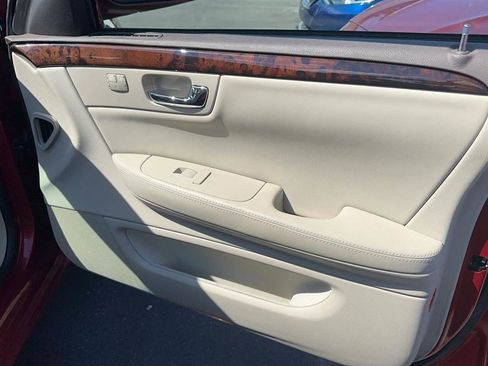 Used 2011 Cadillac DTS Luxury image 17