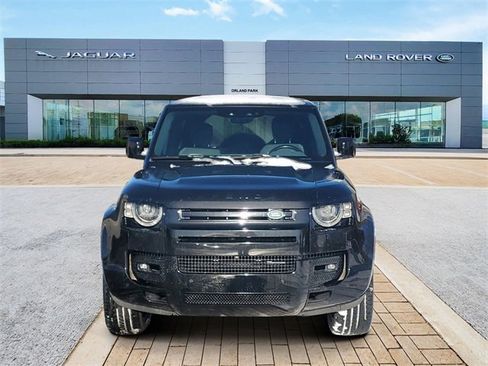 Used 2023 Land Rover Defender 90 X-Dynamic SE image 2