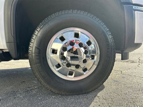 Used 2024 GMC Sierra 3500 Denali w/ Denali Reserve Package image 13