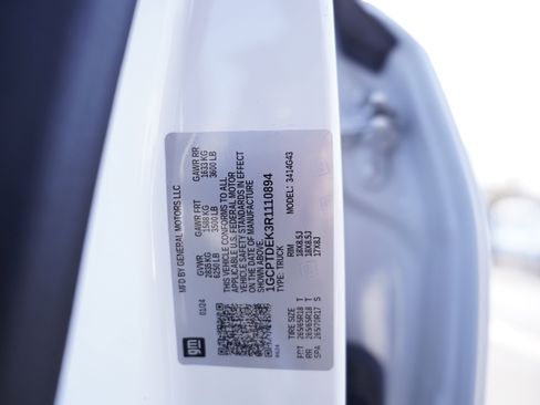 Used 2024 Chevrolet Colorado Z71 w/ Safety Package image 49