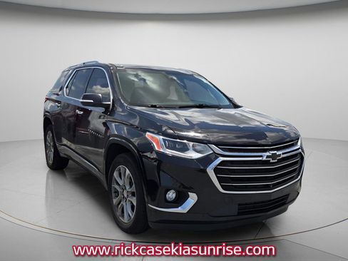 Used 2021 Chevrolet Traverse Premier FWD image 4