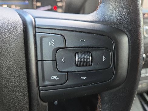 Certified 2022 GMC Sierra 1500 AT4 w/ AT4 Premium Package image 18