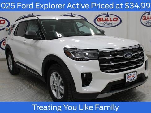 Used 2025 Ford Explorer Active w/ Active Comfort Package image 1
