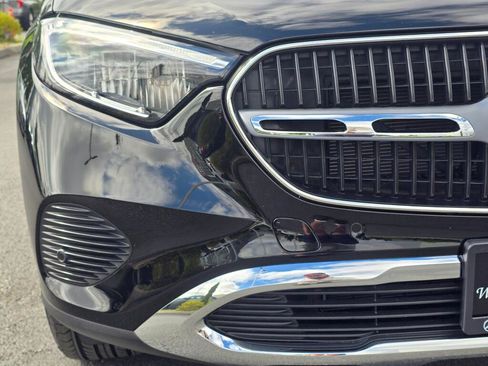 Used 2025 Mercedes-Benz GLC 300 4MATIC image 30