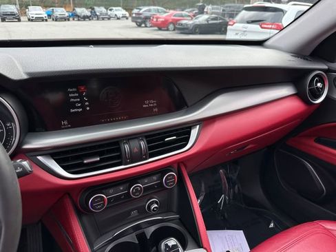 Used 2019 Alfa Romeo Stelvio Ti w/ Nero Edizione image 18