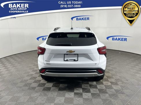 Certified 2024 Chevrolet Trax LT w/ Driver Confidence Package image 8