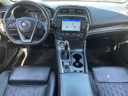 Used 2017 Nissan Maxima Platinum image 16
