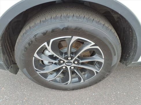 Used 2024 Lincoln Nautilus Premier w/ Equipment Group 102A image 10