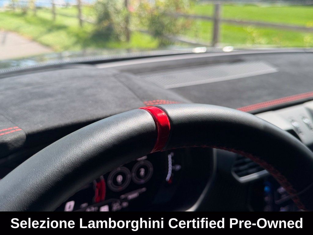 Used 2024 Lamborghini Urus Performante AWD/4WD image 28